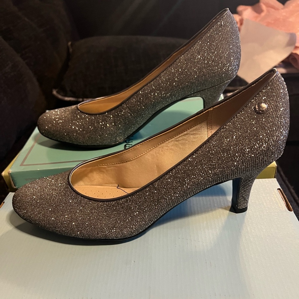 9.5M Silver Heels